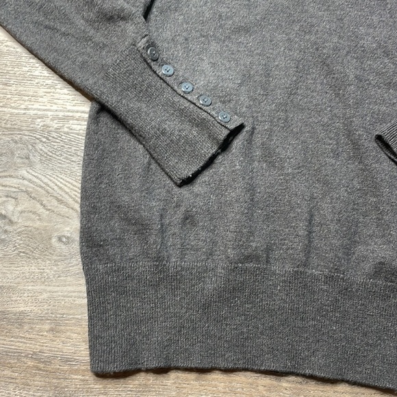 GAP Women’s Charcoal Wool Blend Crew Neck Sweater with button cuff, size small - Picture 3 of 9